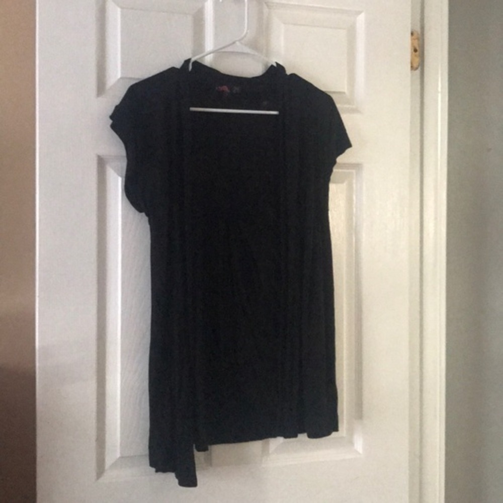 Short sleeved long sweater.